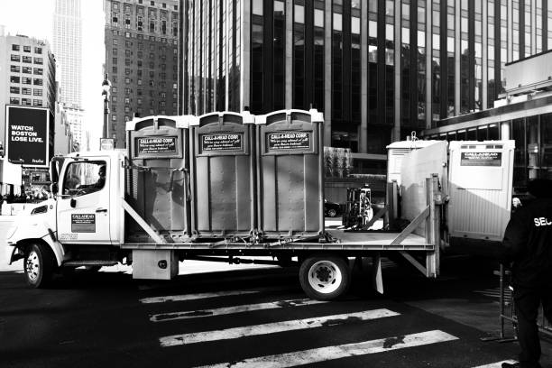 Best Porta potty delivery and setup  in Brookfield, MO